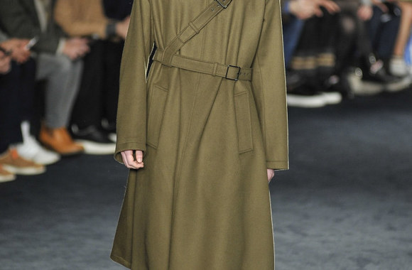 „Jil Sander“ 2016 m. rudens-žiemos kolekcijos modelis