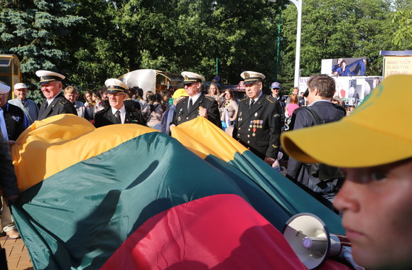 „Tautiška giesmė aplink pasaulį 2015“