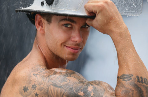 Australijos ugniagesiai įkaitina gerbėjų kraują – išleido seksualų kalendorių