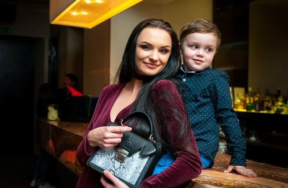 Mažena Gorelova-Absentta su sūneliu