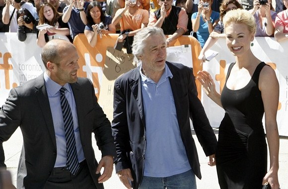 Jasonas Stathamas, Robertas De Niro ir Yvonne Strahovski