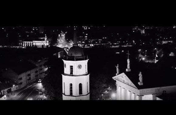 colours-of-bubbles-rusty-trombone-live-cathedral-square-vilnius