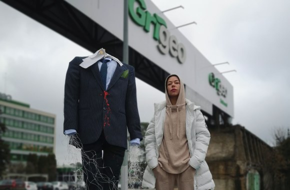 Modestos Butautytės-Monishos menininė instaliacija „Tu didvyrių žeme...“/ Asmeninio albumo nuotr.