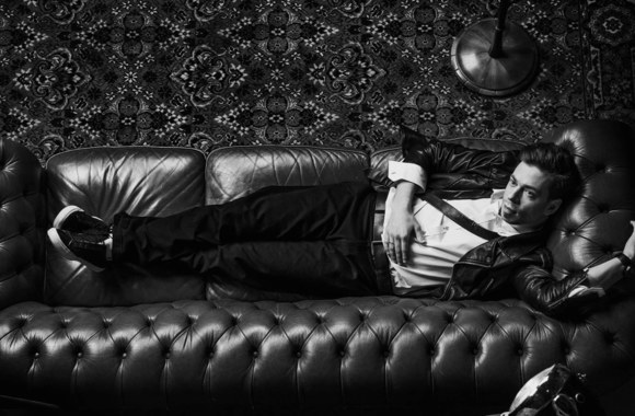 jurgis-bruzga-hold-on