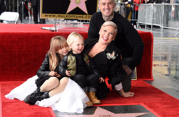 Dainininkė Pink gavo savo vardo žvaigždę Holivudo Šlovės alėjoje / „Scanpix“ nuotr.