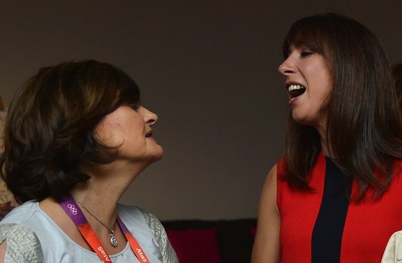 Britanijos premjero žmona Samantha Cameron (dešinėje) ir buvusio premjero sutuoktinė Cherie Blair