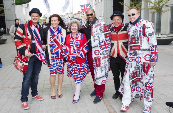  „Eurovizijos“ gerbėjų minia plūsta į „Globe“ areną