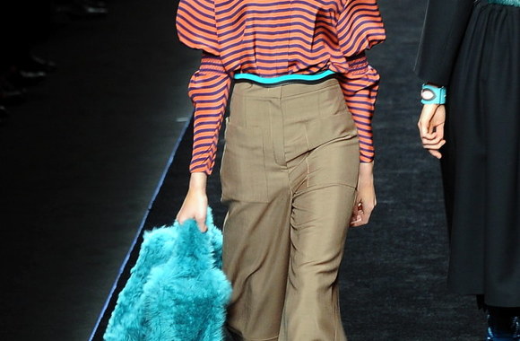 „Fendi“ 2016 m. rudens-žiemos kolekcijos modelis