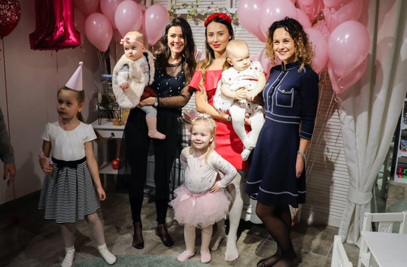 Gabrielės Rutkauskienės-Vašos dukters gimtadienio akimirka