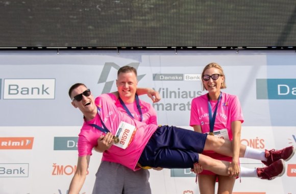 „Danske Bank Vilniaus maratone“ – „Aplenkime vėžį“ komanda / „LXM media“ nuotr.
