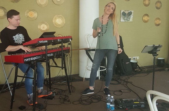 Baiba Skurstenė-Serdiukė sporto salės neužmiršo ir laukdamasi kūdikio