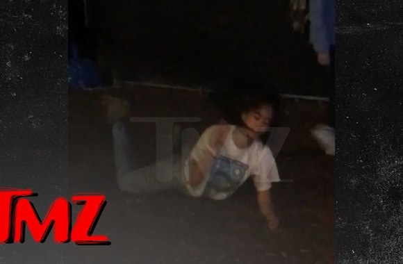 malia-obama-rocks-out-dances-like-crazy-at-lollapalooza-tmz