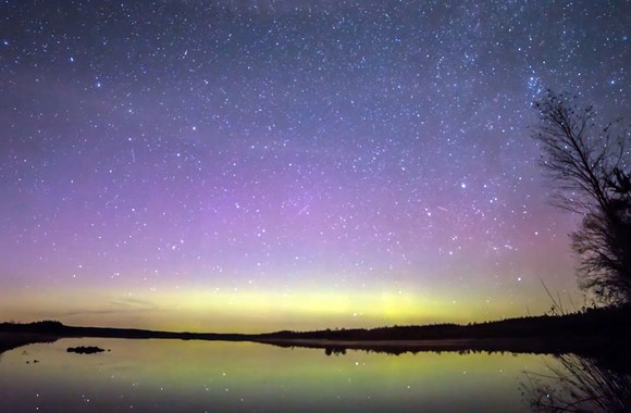 Šiaurės pašvaistė ir paukščių takas