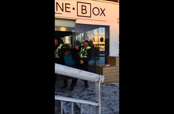 kaip-pietauja-musu-zvaigzdes-cololo-pavaro