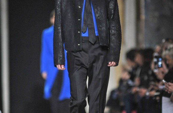 „Costume National“ 2016 m. rudens-žiemos kolekcijos modelis