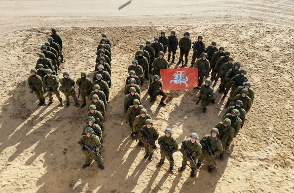 Autolenktynininkas Benediktas Vanagas davė šaulio priesaiką