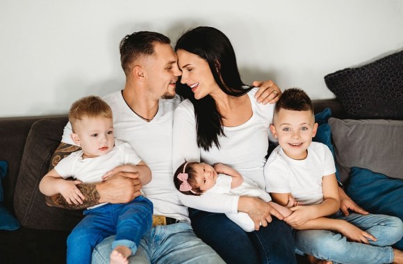 Airinės ir Sergejaus Maslobojevų šeimos fotosesija / Lauros Beržanskienės („Lauber Photography“) nuotr.