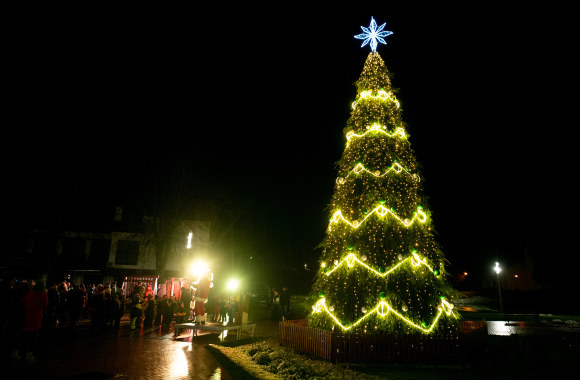 Kalėdų eglės įžiebimas Nidoje / Nendrės Žilinskaitės nuotr.
