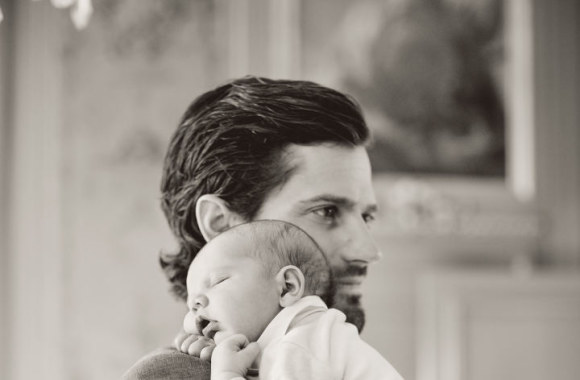 Švedijos princas Carlas Philipas su sūnumi Alexanderiu