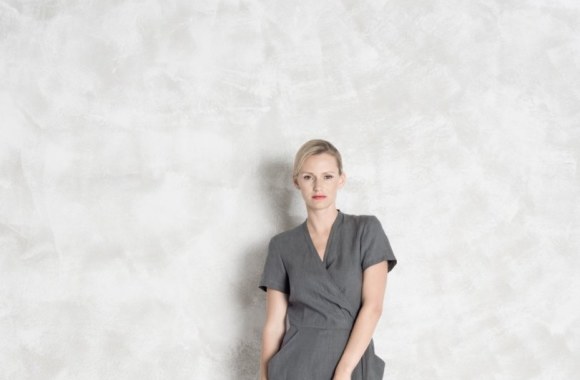 „Julia Janus“ 2016 metų pavasario-vasaros kolekcijos „Ramybė“ modelis