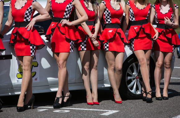 Akimirka iš lenktynių pristatymo