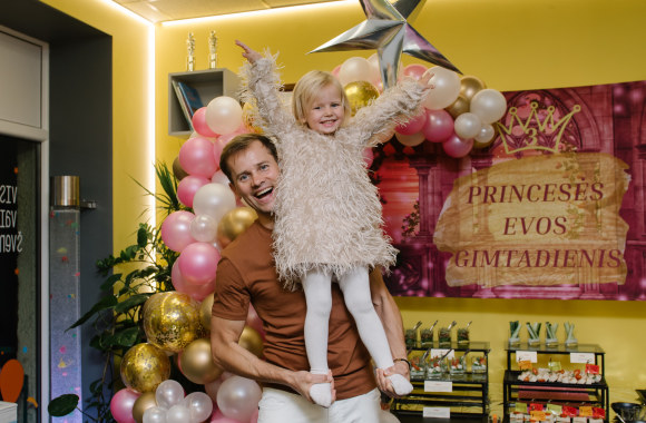 Nerijaus ir Agnės dukros Evos gimtadienio akimirkos