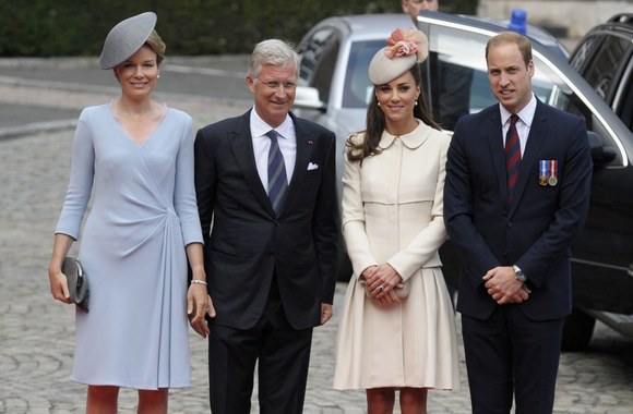 Belgijos karalienė Mathilde (kairėje), Belgijos karalius Philippe'as, Didžiosios Britanijos princas Williamas (dešinėje) ir Kembridžo hercogienė Catherine