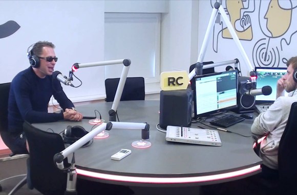 VIDEO kadras: „Radiocentro“  laidoje „Po ketvirtos“ Egidijus Dragūnas apie savo vestuves.