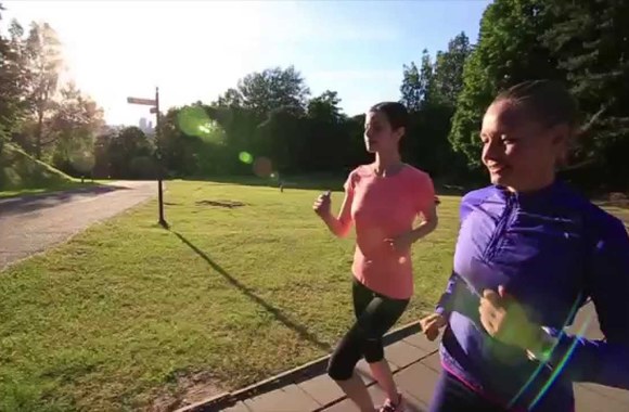 VIDEO kadras: 2015-ųjų AVON Moterų bėgimas: apie bėgimą ir renginio misiją