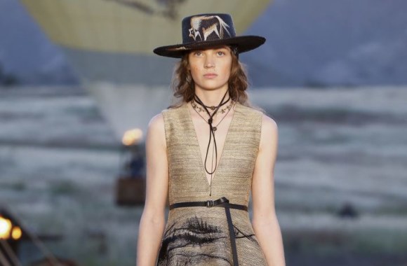 Mados namų „Dior“ modeliai („Cruise“ 2018 m.)