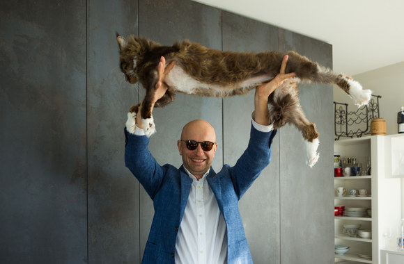 Tadas Karosas atvėrė namų duris/Gretos Skaraitienės/„ŽMONĖS Foto“ nuotr.