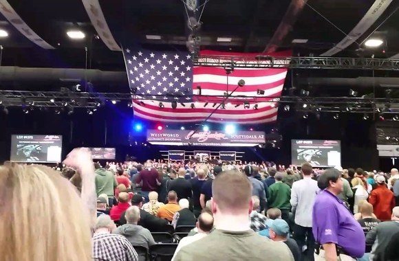 aukcione-arizonoje-pardavinejamas-vienetinis-justino-bieberio-ferrari