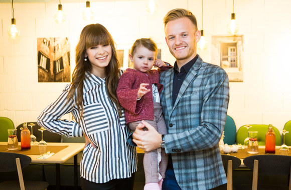 Laura Mazalienė ir Šarūnas Mazalas su dukra