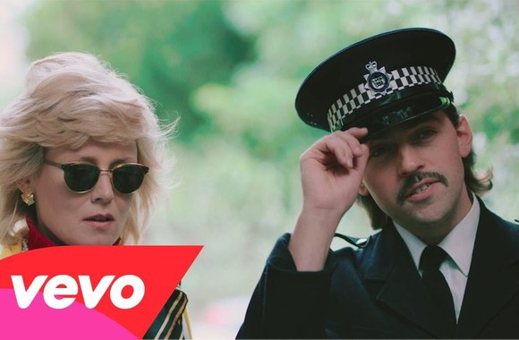 VIDEO kadras: Róisín Murphy - Evil Eyes