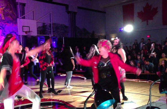 VIDEO kadras: 60 Year Old Kills Hip-Hop Routine!!