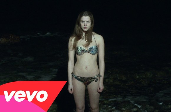 VIDEO kadras: Rhye - Open