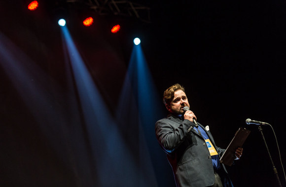 Ginos Yashere pasirodymo akimirka