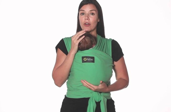 VIDEO kadras: Kaip kūdikį taisyklingai įdėti į nešynę