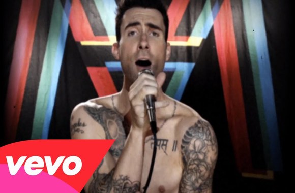 VIDEO kadras: Maroon 5 - Moves Like Jagger ft. Christina Aguilera