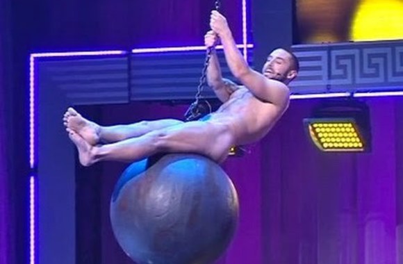 VIDEO kadras: Måns Zelmerlöw berättar om nakenkuppen på QX-galan