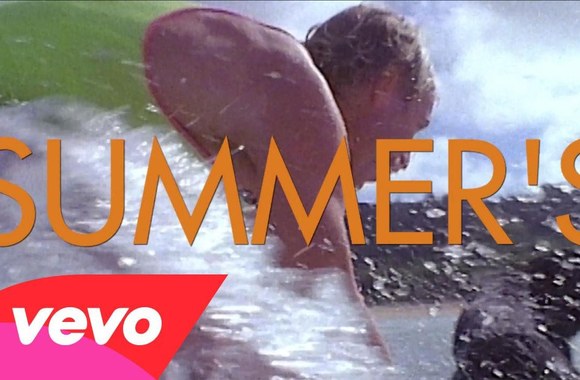 VIDEO kadras: Maroon 5 - This Summer\'s Gonna Hurt Like A Motherf****r (Lyric Video) (Explicit)