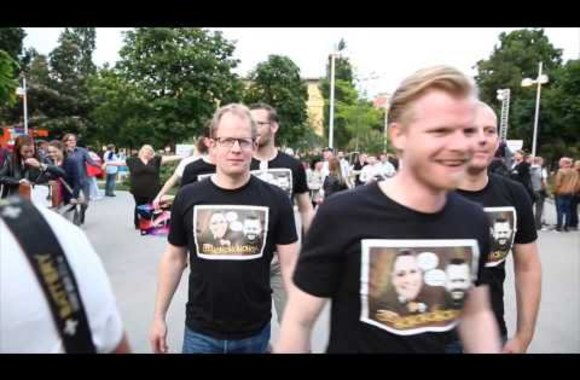 VIDEO kadras: „Eurovizijos“ gerbėjai rinkosi į „Wiener Stadthalle“ areną