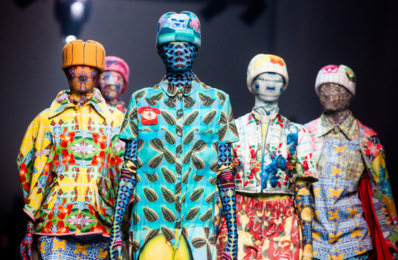 
Laima Jurča prsitatė savo kolekciją („Mados infekcija“ 2019 m.)/Gretos Skaraitienės/„ŽMONĖS foto“ nuotr.