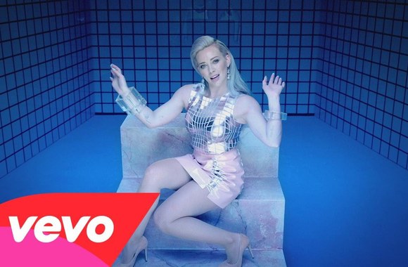 VIDEO kadras: Hilary Duff - Sparks