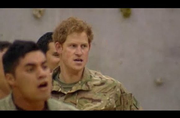 VIDEO kadras: Prince Harry performs Haka in New Zealand