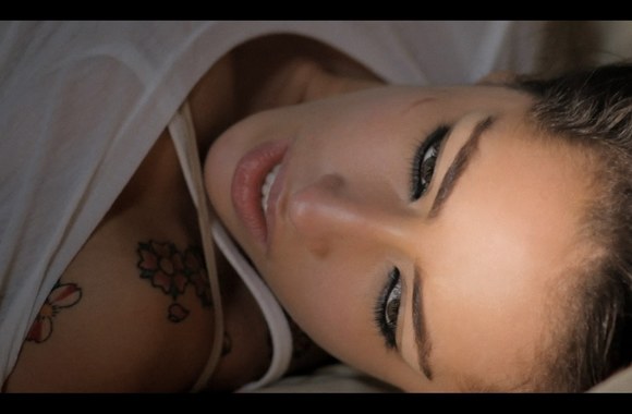 VIDEO kadras: Delilah - Inside My Love [Official Video]