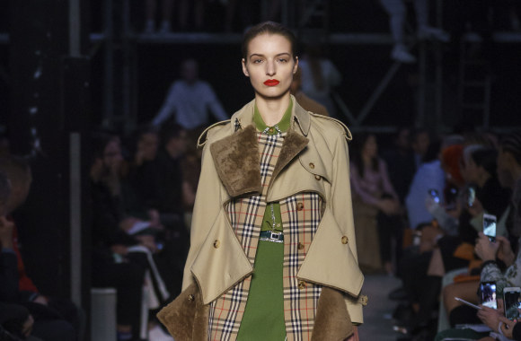 „Burberry“ 2019 metų rudens/žiemos kolekciją/Organizatorių nuotr.