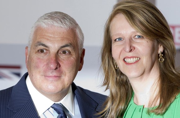 Amy Winehouse tėvas Mitchas su žmona Jane