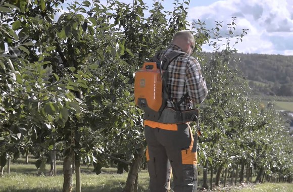 VIDEO kadras: One battery fits all: Professional cordless equipment by Husqvarna