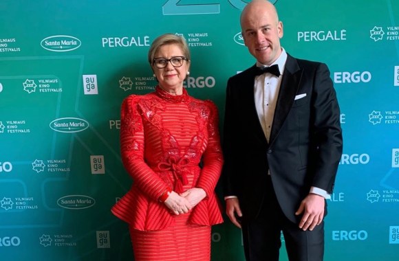 „Kino pavasario“ atidarymas žinomų žmonių namuose/ Socialinių tinklų nuotr.